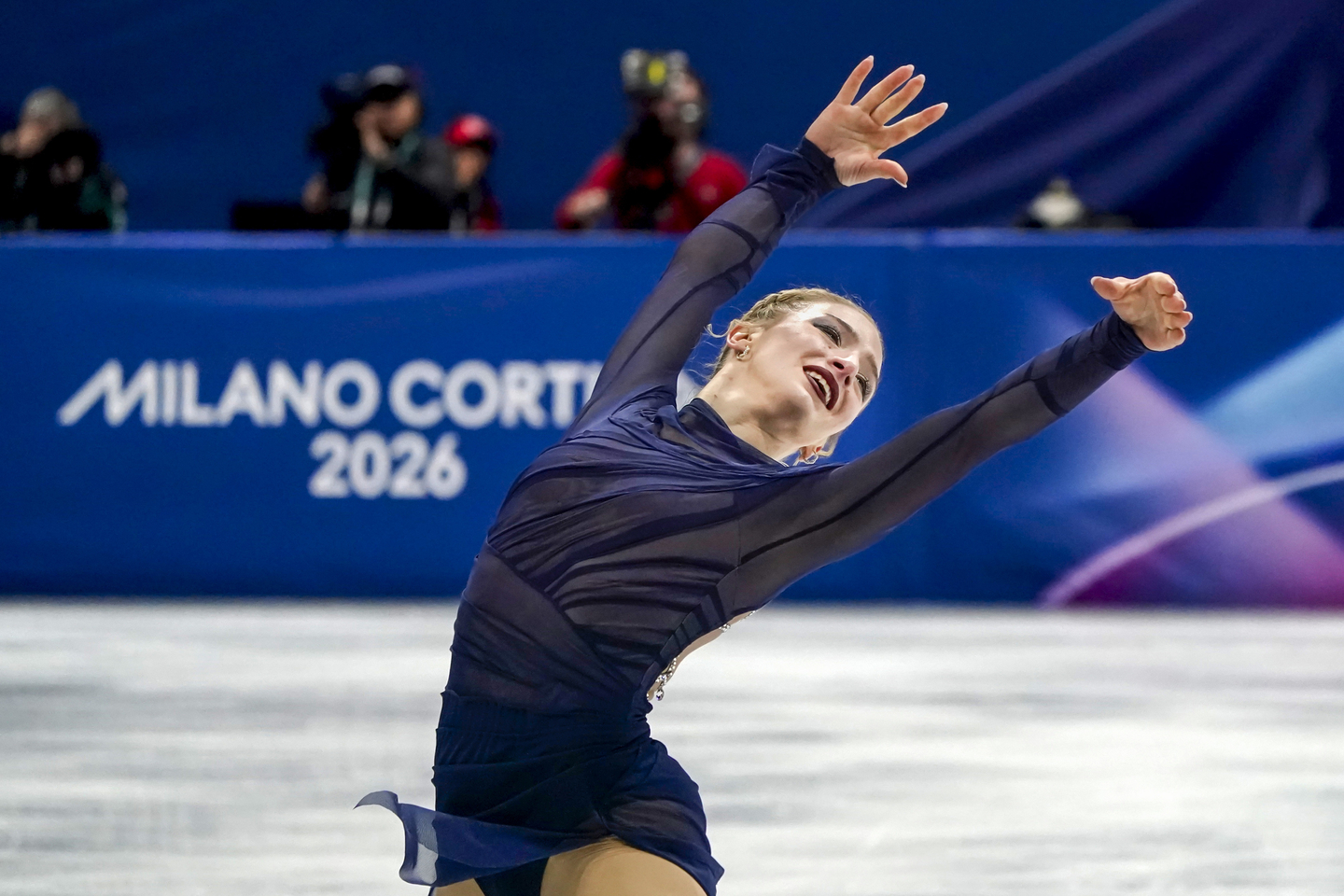 U.S. figure skater Amber Glenn performs during the Women's Single Skating Free Skating Final at the Milano Figure Skating Arena at the Milan- Cortina Winter Olympics on Feb. 19. [REUTERS/YONHAP]