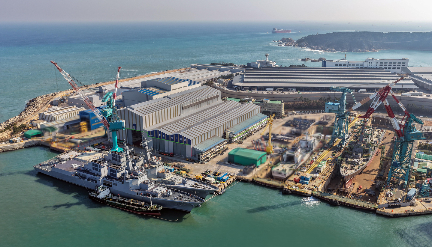 From left: The ROKS Jeongjo the Great, the ROKS Dosan Jeong Yak-yong and the ROKS Daeho Kim Jong-seo DDG-II guided missile destroyers at the HD Hyundai Heavy Industries' shipyard in Ulsan [HD HHI]