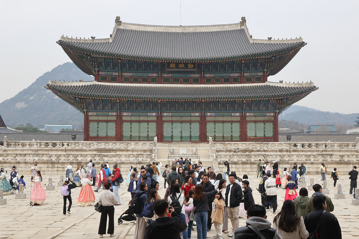 Geunjeongjeon, the main hall of Gyeongbok Palace. [YONHAP]
