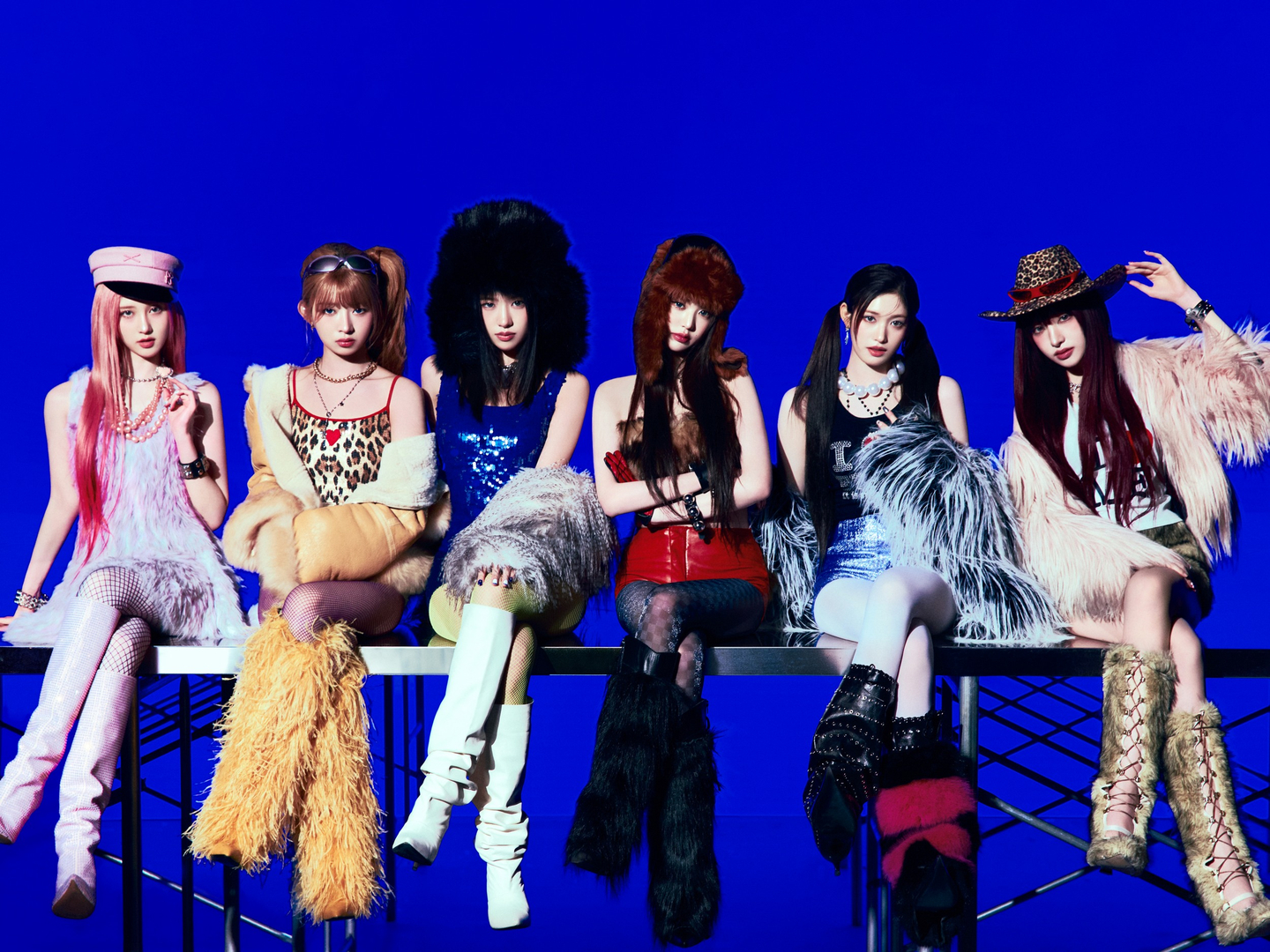 A promotional image of IVE's second full-length album, ″Revive+″ [STARSHIP ENTERTAINMENT]