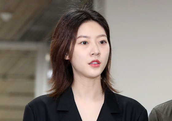 late actor Kim Sae-ron appears at court on Feb. 16, 2025. [NEWS1]