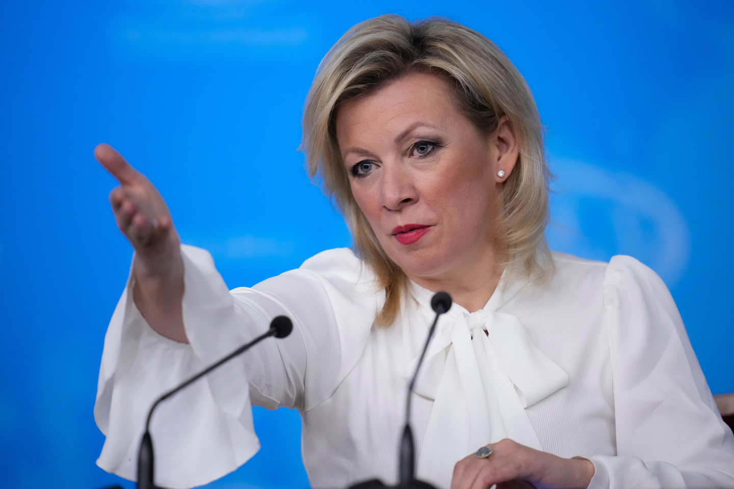 Maria Zakharova, Russia's Foreign Ministry spokesperson, gestures as she attends Russian Foreign Minister Sergey Lavrov's annual news conference in Moscow on Jan. 20. [AP/YONHAP]