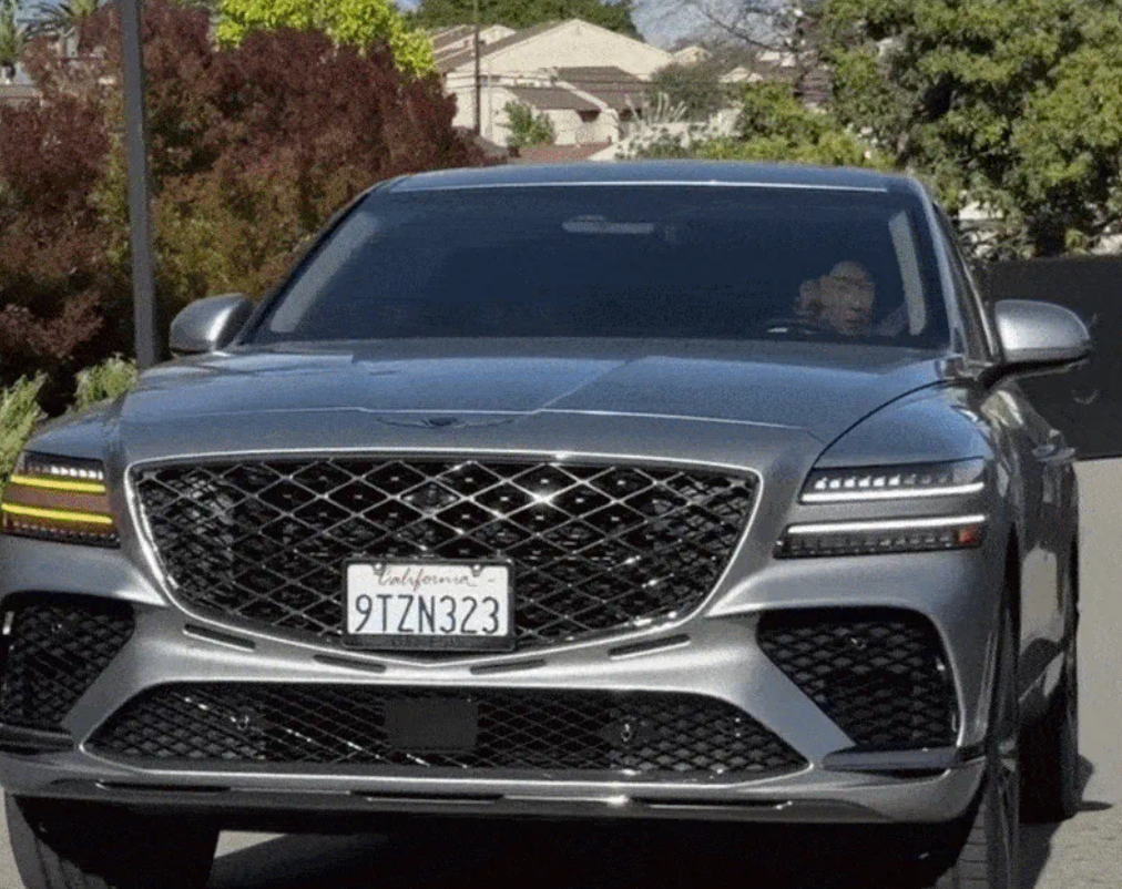 This short Instagram clip of Son Heung-min driving through Los Angeles in a Genesis GV80 Coupe has racked up more than 670,000 views since being posted on Feb. 22. [SCREEN CAPTURE]