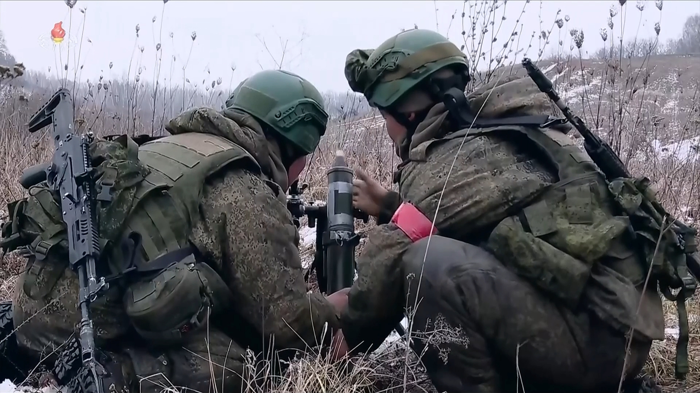 North Korean soldiers are seen fighting alongside Russian forces in an undisclosed location in this footage broadcast by Pyongyang’s state-controlled Korean Central Television on Aug. 31, 2025. [YONHAP] 