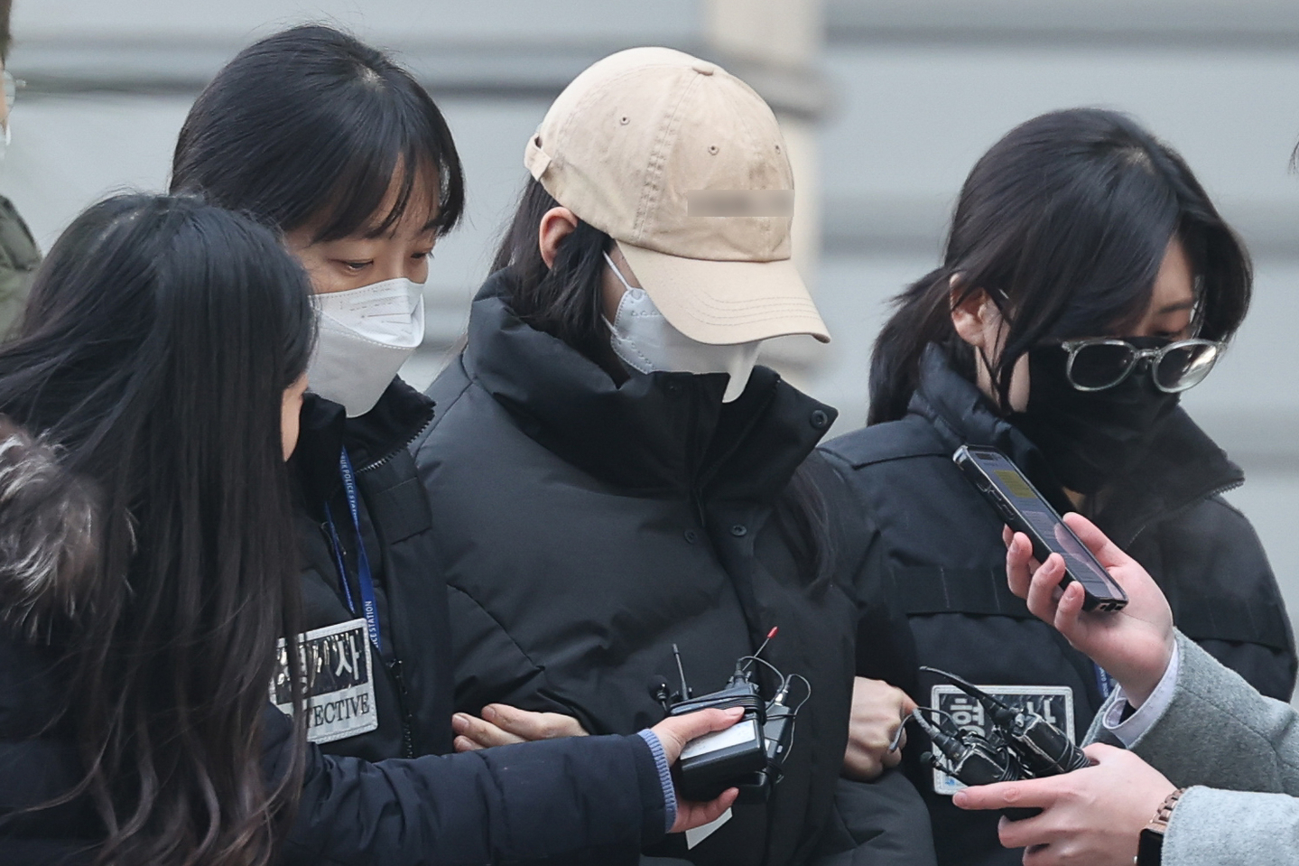 The suspect of the Gangbuk motel drug deaths walks into the Seoul Northern District Court in Dobong District, northern Seoul, on Feb. 12. [NEWS1]