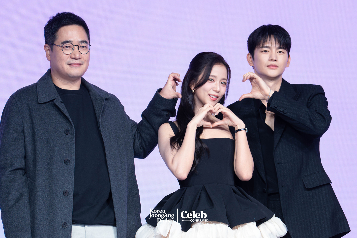 The cast of the Netflix original series “Boyfriend on Demand” poses for a photo during a press conference at the JW Marriott Dongdaemun Square Seoul in central Seoul on Feb. 26. [DANIELA GONZALEZ PEREZ]