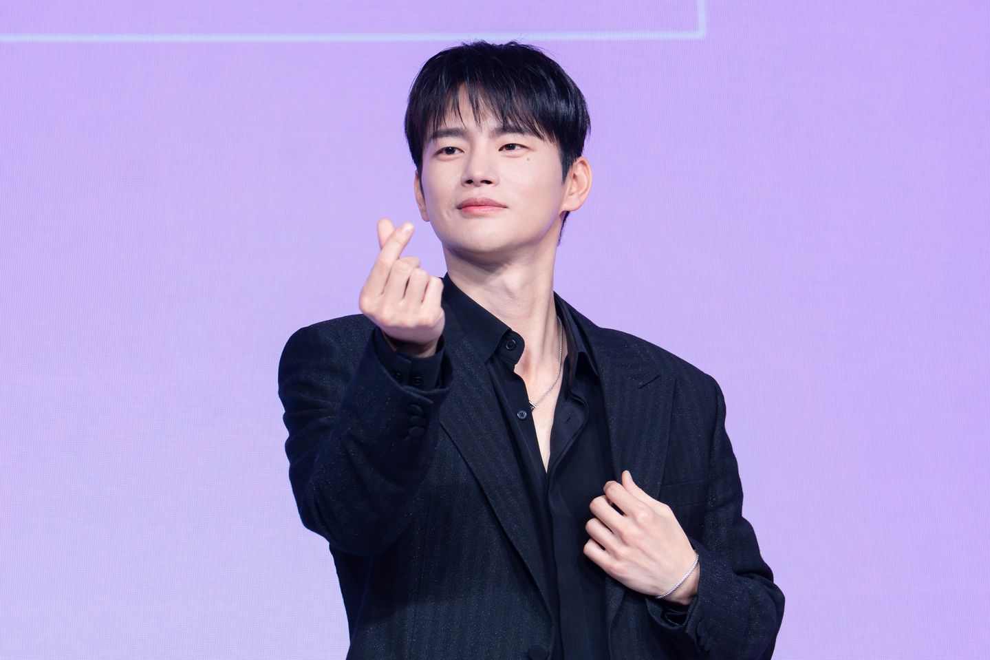 Actor Seo In-guk of Netflix's rom-com series ″Boyfriend on Demand″ pose for photos during the show's press conference held in Jongno District, central Seoul, on Feb. 26. [DANIELA GONZALEZ PEREZ]