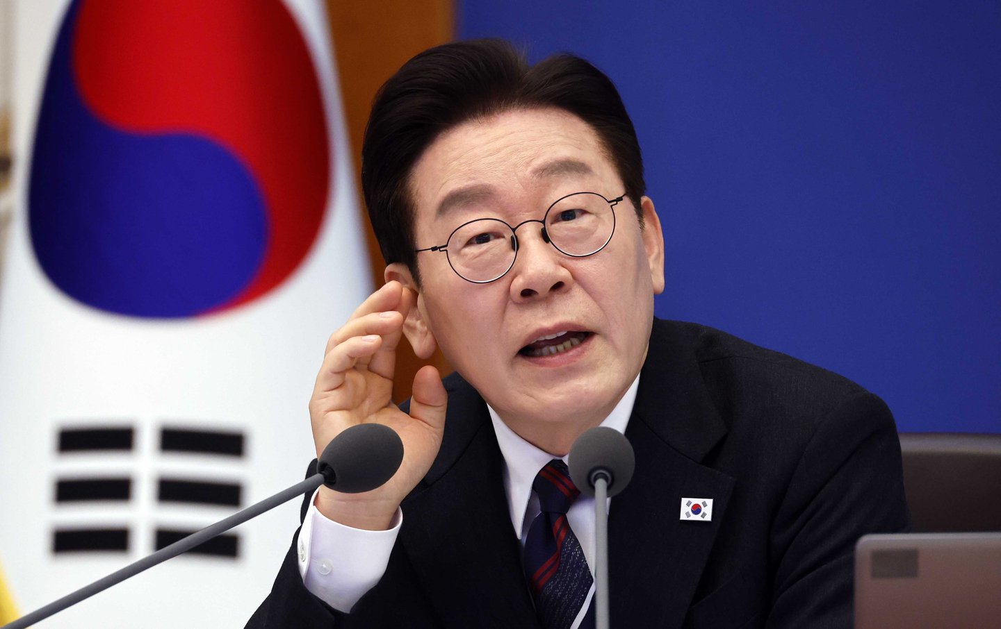 President Lee Jae Myung speaks during a Cabinet meeting at the Blue House in Jongno District, central Seoul on Feb. 24. [JOINT PRESS CORPS]
