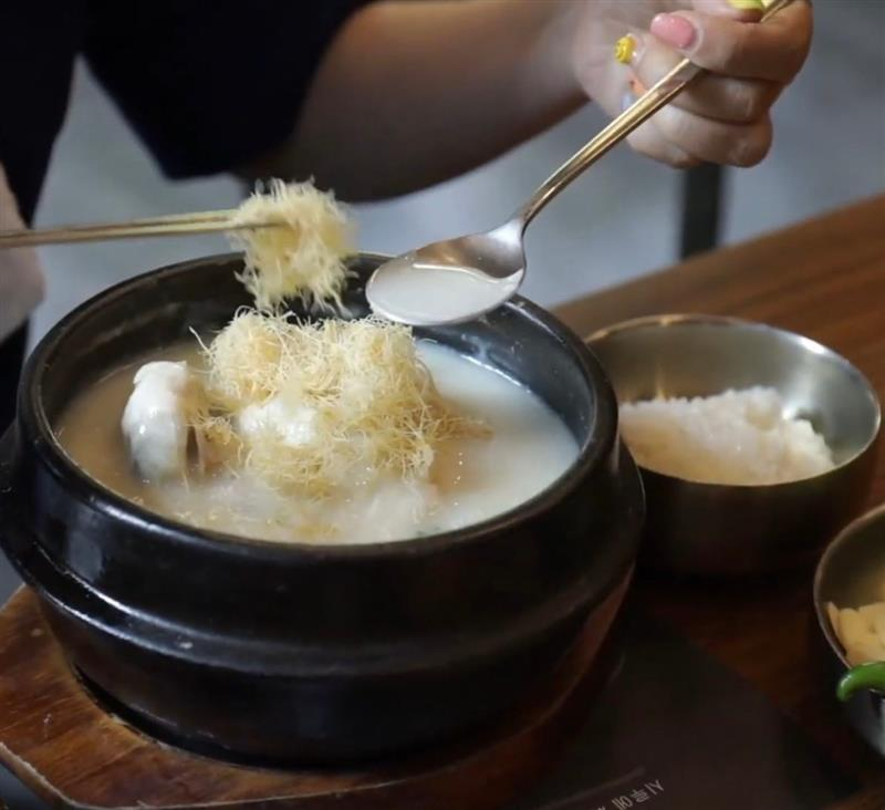 Samgyetang served at 3rd Samgyetang served in Seocho District, southern Seoul [SCREEN CAPTURE] 