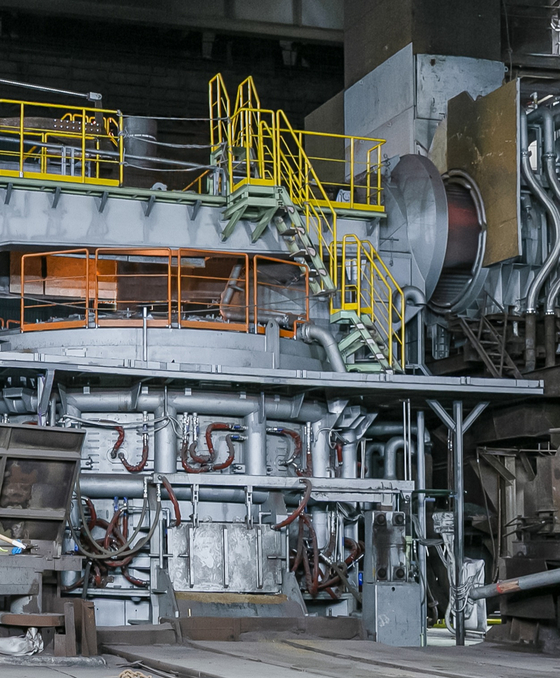 An electric furnace used for the steelmaking process at the Hyundai Steel plant in Dangjin, South Chungcheong [HYUNDAI STEEL]