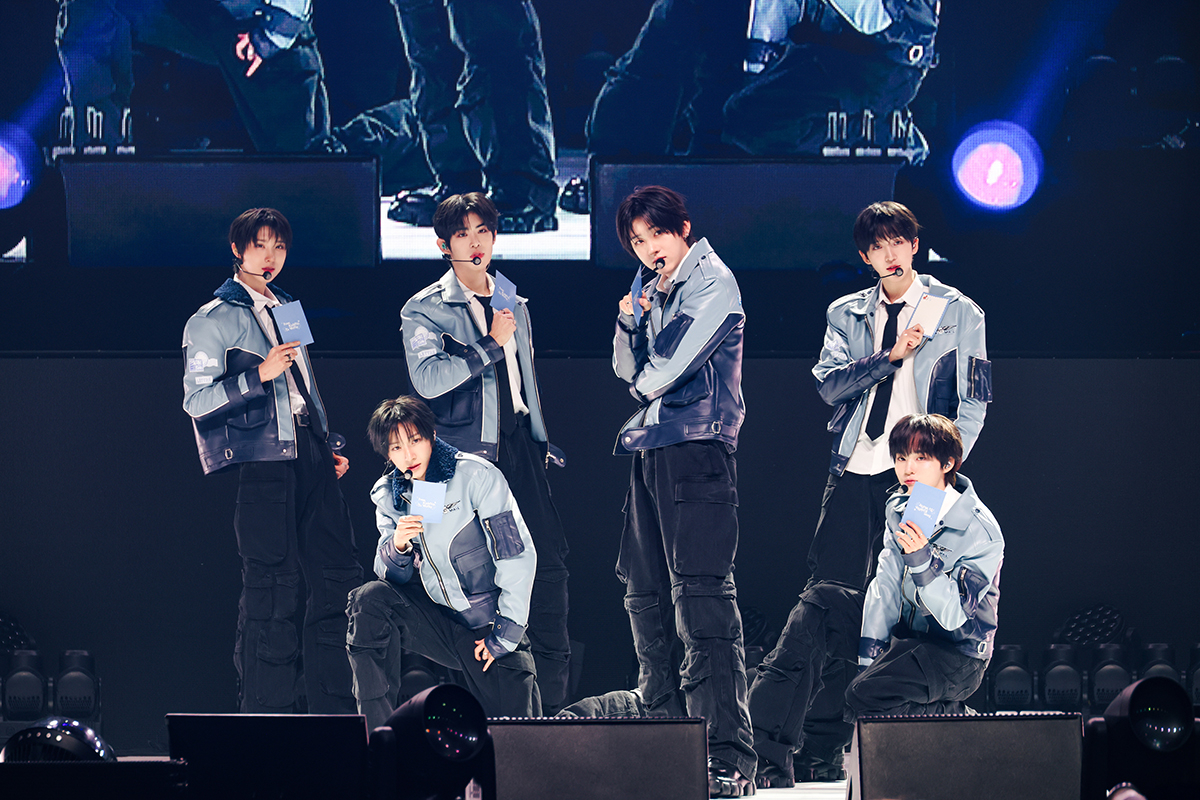 Boy band KickFlip performs during its ″From KickFlip, To WeFlip″ fan concert in Seoul. [JYP ENTERTAINMENT] 