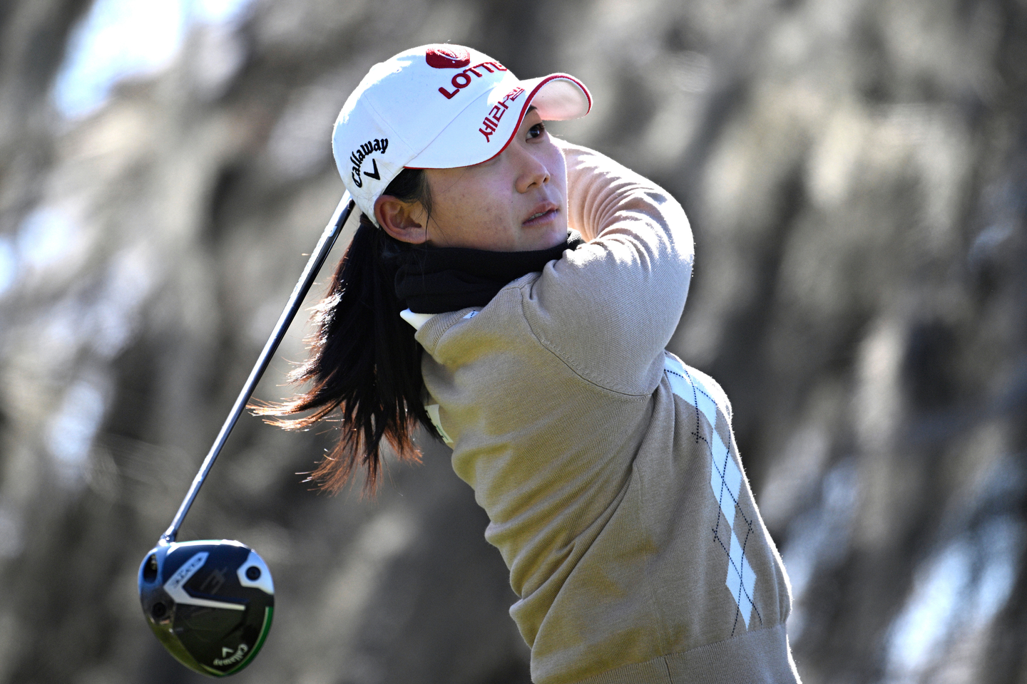 Hwang You-min tees off on the 18th hole during the third round of the Tournament of Champions LPGA golf tournament in Orlando, Florida, on Feb. 1. [AP/YONHAP]
