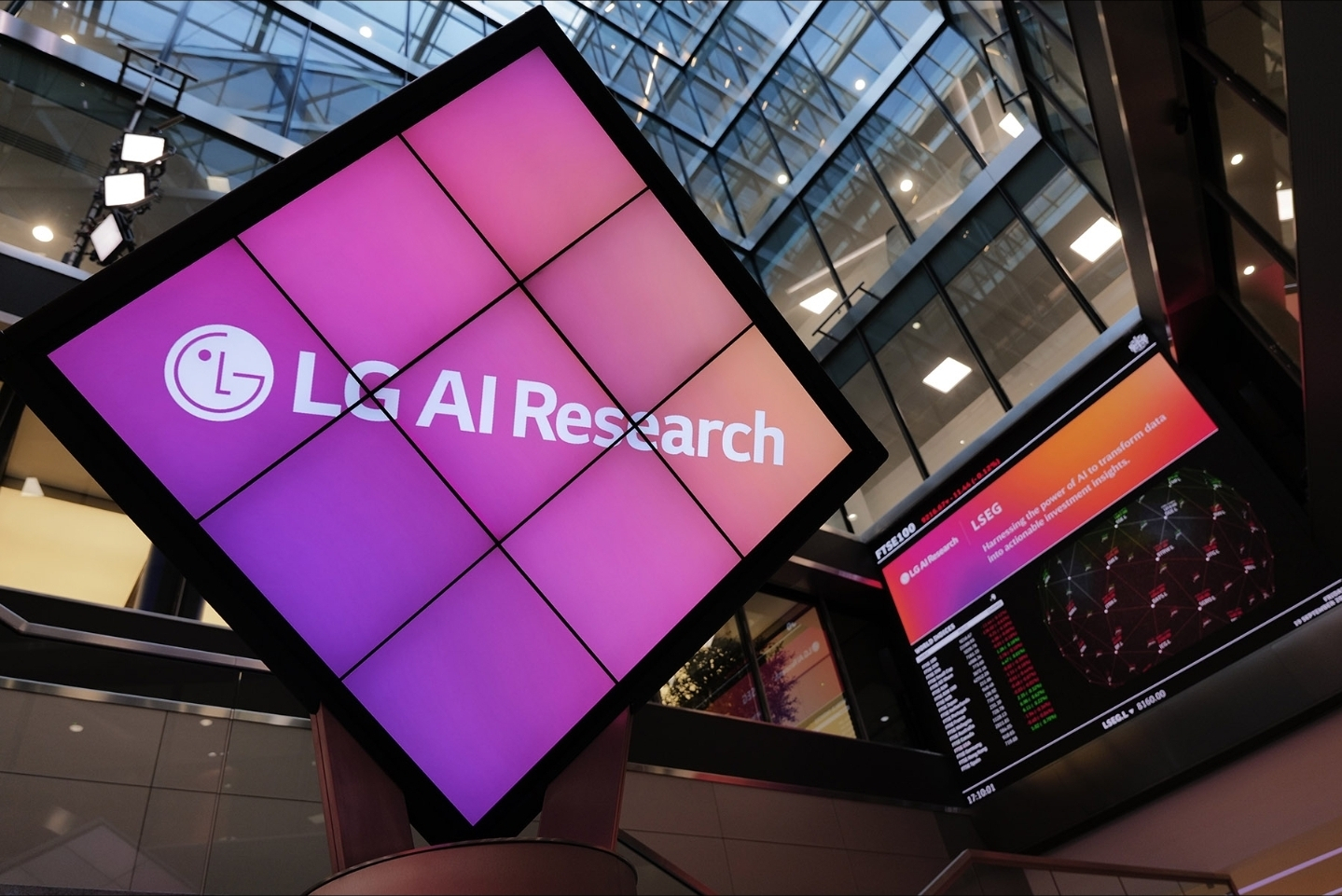 LG AI Research logo [LG AI RESEARCH]