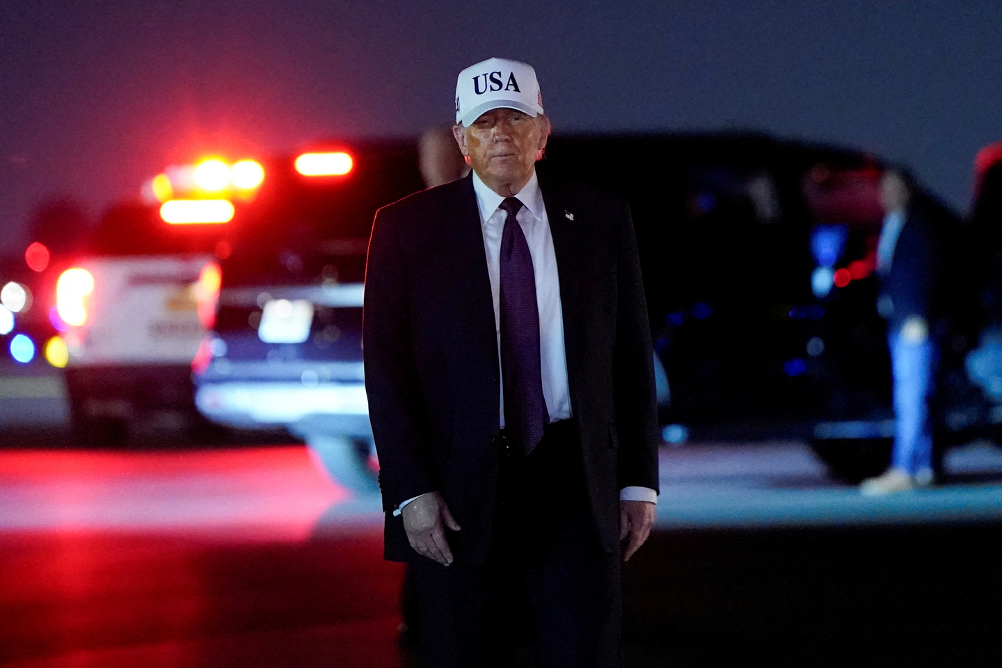 U.S. President Donald Trump looks on after disembarking Air Force One at Palm Beach International Airport in West Palm Beach, Florida, on Feb. 27. [REUTERS/YONHAP] 