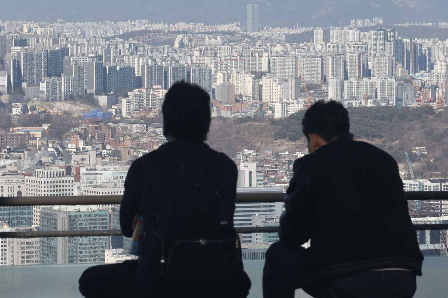 Apartments are seen from Mount Namsan in central Seoul on Feb. 25. [NEWS1] 