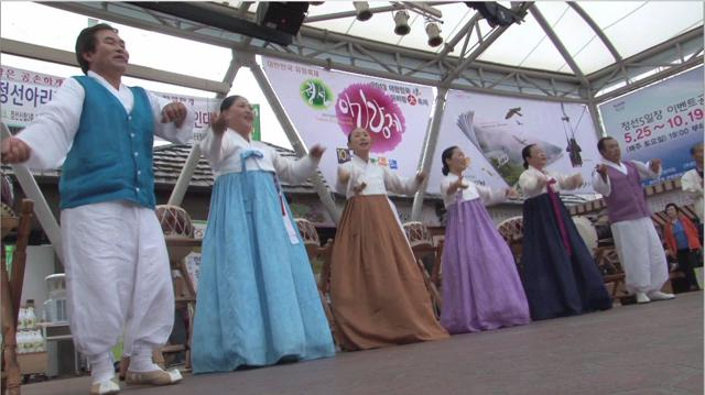 A performance during the Jeongseon Arirang Festival on Oct. 1, 2013 [NATIONAL FOLK MUSEUM OF KOREA]