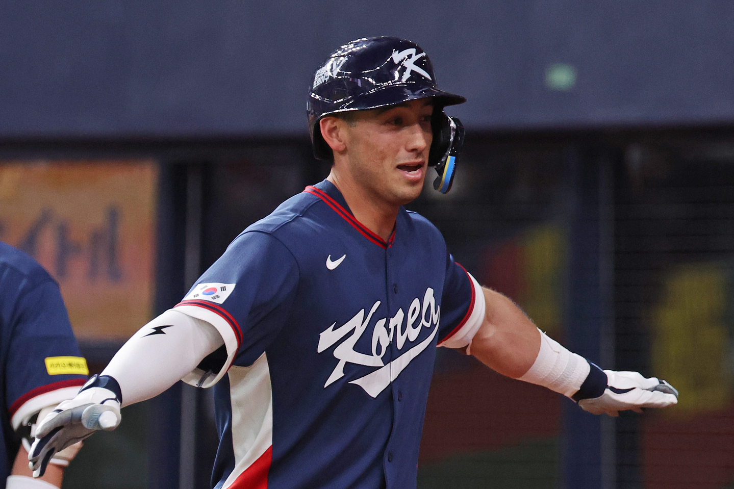 Shay Whitcomb celebrates after hitting a solo home run against the Orix Buffaloes during an exhibition game ahead of the World Baseball Classic at Kyocera Dome in Osaka on March 3. [YONHAP] 