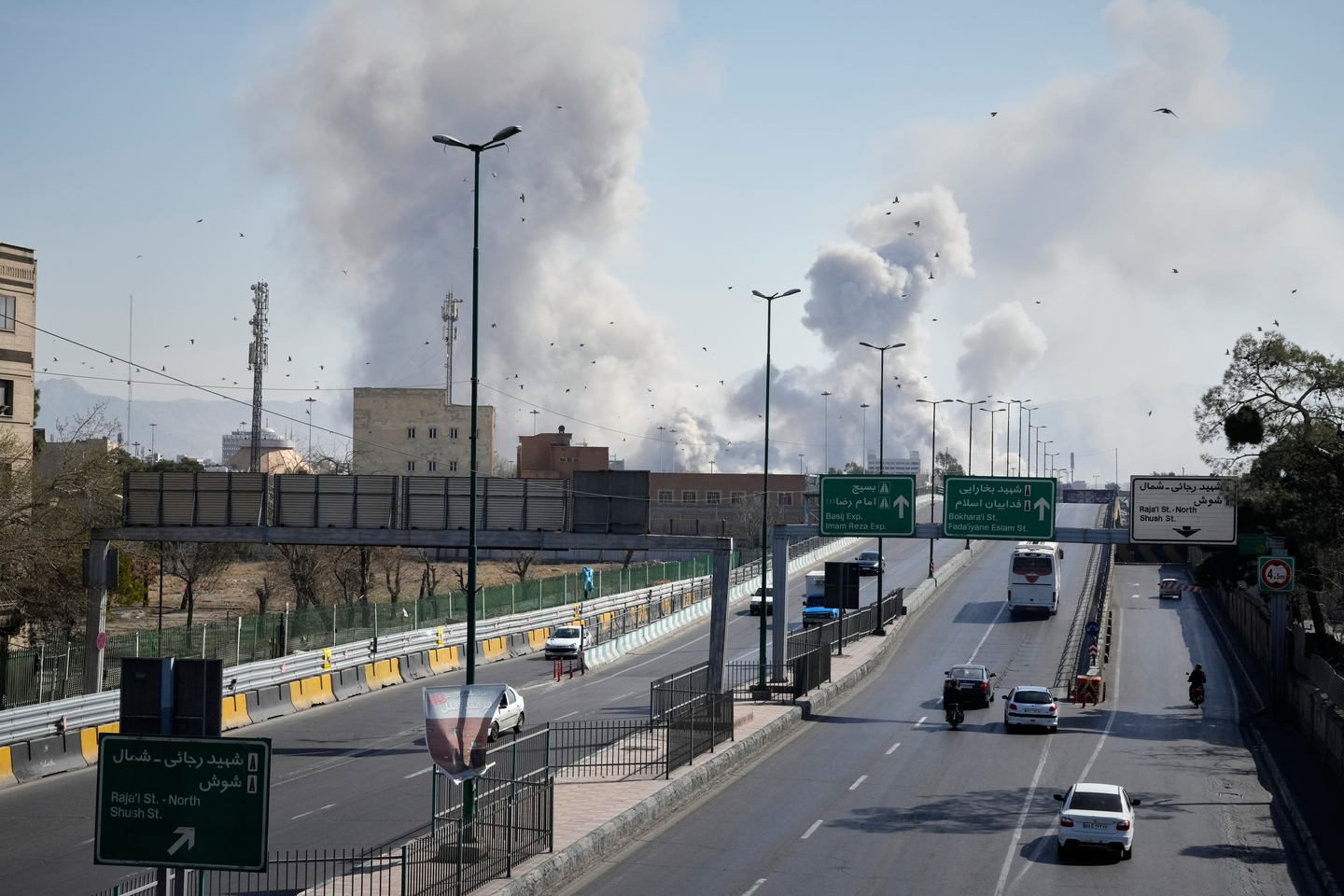 Plumes of smoke rise as strikes hit the city during the U.S.?Israeli military campaign in Tehran, Iran, on March 5. [AP/ YONHAP]
