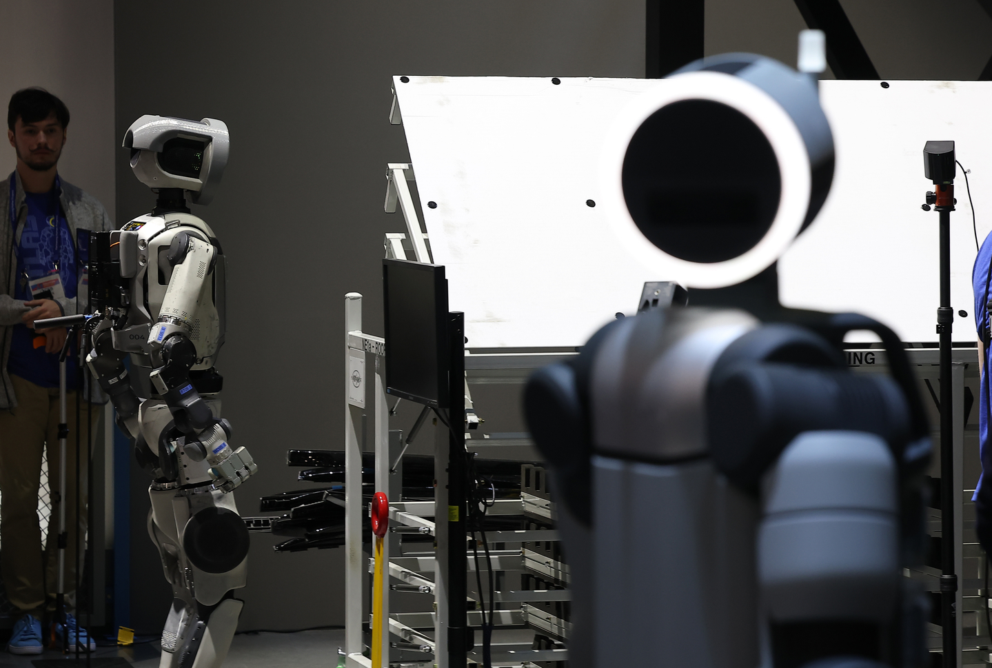 Hyundai Motor Group's Atlas humanoid robots are on display at the group's booth at the CES technology show, one of the world's largest IT and home appliance trade fairs, in Las Vegas, Nevada, on Jan. 7. [YONHAP] 