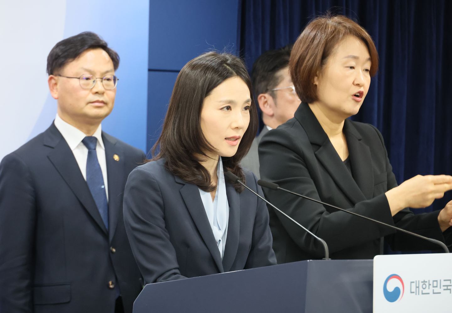 Second Vice Foreign Minister Kim Jina speaks during a press briefing on government responses to the Middle East conflict following a related interagency meeting at the government complex in Seoul on March 4. [YONHAP]