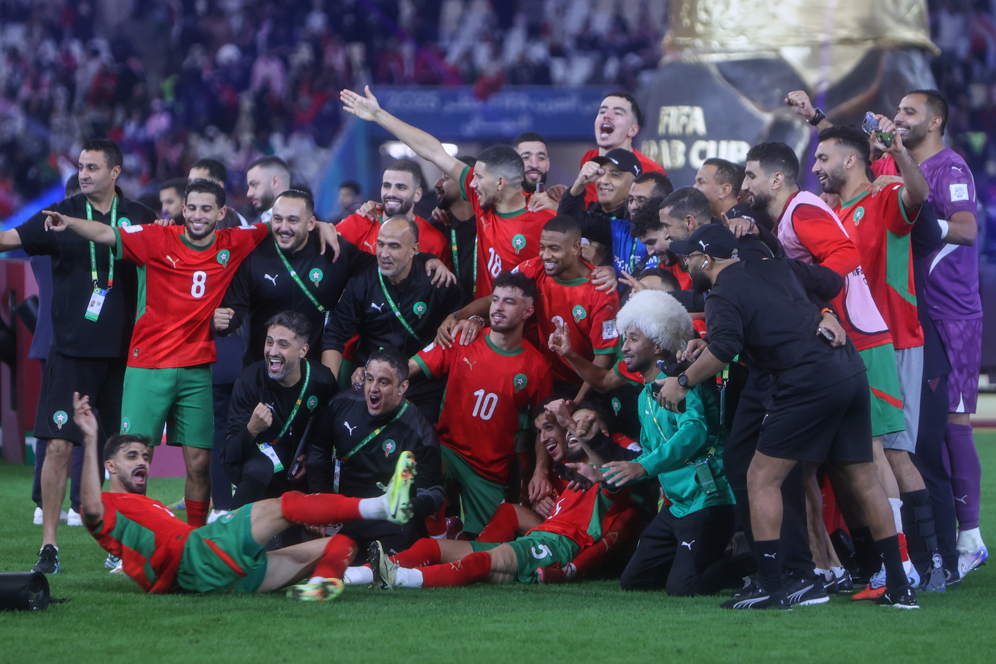Morocco celebrate their victory at the FIFA Arab Cup after beating Jordan in Lusail, Qatar, on Dec. 18, 2025. [AP/YONHAP]