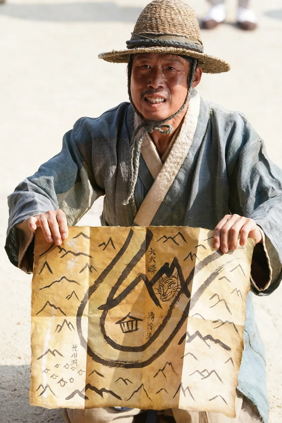 A still of actor Yoo Hai-jin, who plays village chief Eom Heung-do in "The King's Warden" [YONHAP] 