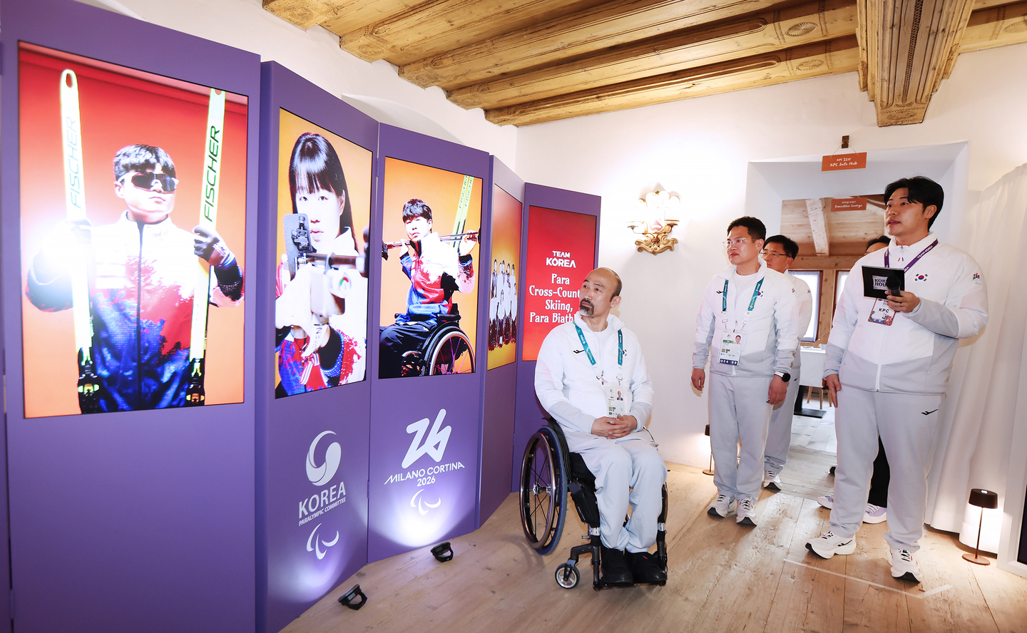The Korea Paralympic Committee President Jung Jin-owan and delegation head Yang Oh-yeol attend the opening ceremony of the Korea House in Cortina, Italy, on March 7. [KOREA PARALYMPIC COMMITTEE]
