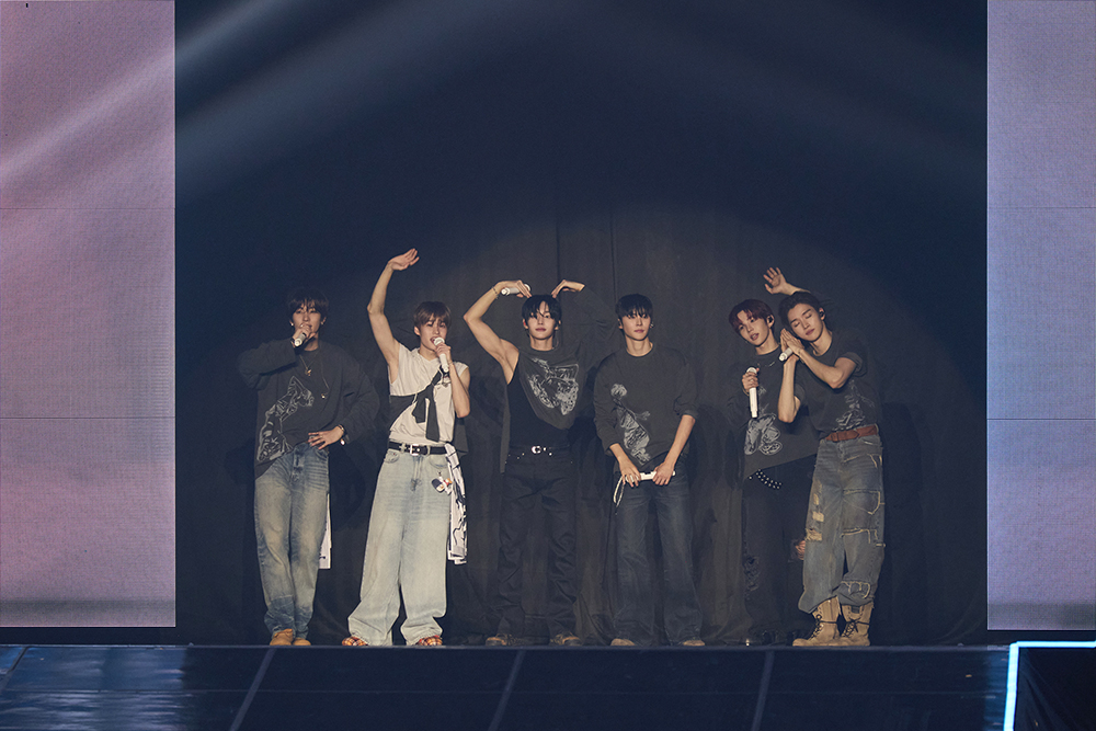 RIIZE says goodbye to the audience at the end of the finale of their world tour at the KSPO Dome in southern Seoul on March 8. [SM ENTERTAINMENT]