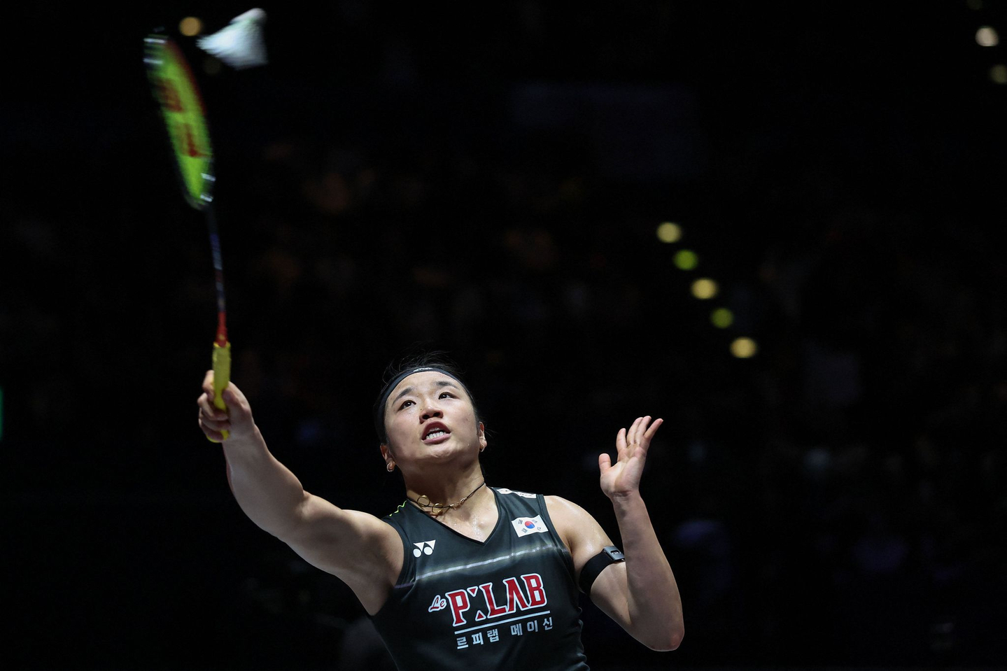 An Se-young hits a return against China's Wang Zhiyi during their women's singles final at the All England Open Badminton Championships at the Utilita Arena in Birmingham, central England, on March 8. [AFP/YONHAP]