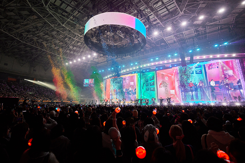 Confetti is blasted over the audience as RIIZE performs ″Fly Up″ during the finale of their world tour at the KSPO Dome in southern Seoul on March 8. [SM ENTERTAINMENT]