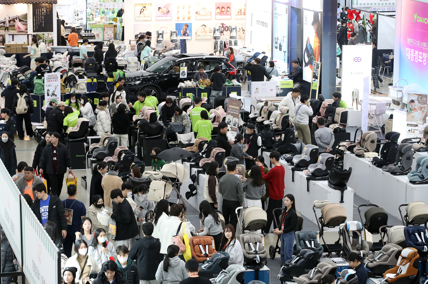 Visitors crowd a kids fair at an exhibition center in Daegu on Dec. 4, 2025. [NEWS1]