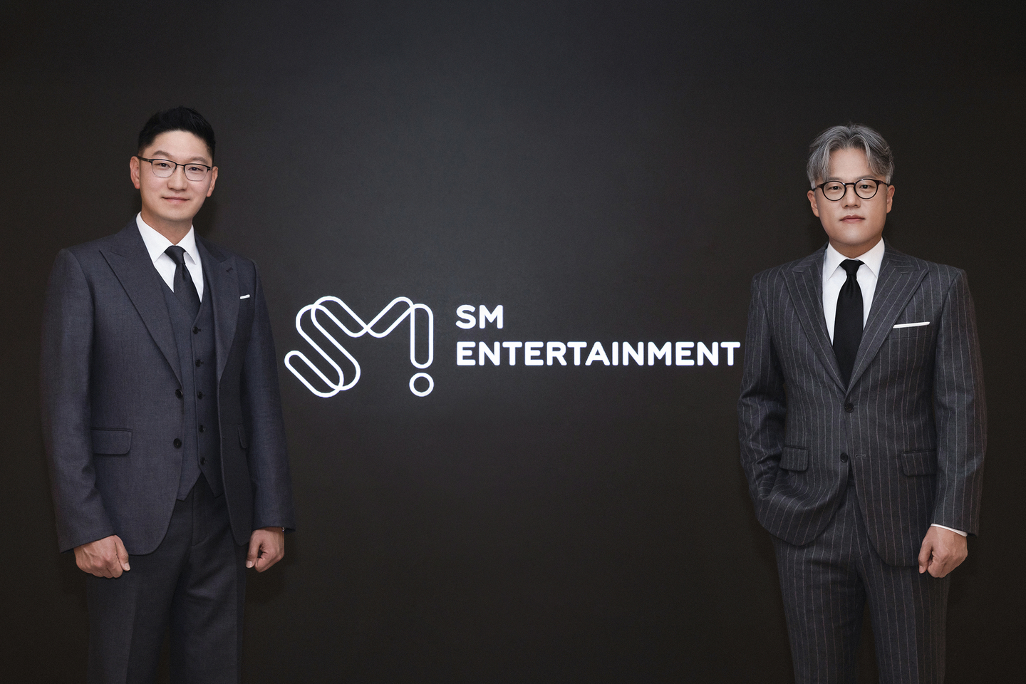 A photo of two co-CEOs of SM Entertainment, Tak Young-jun, left, and Jang Cheol-hyuk [SM ENTERTAINMENT]
