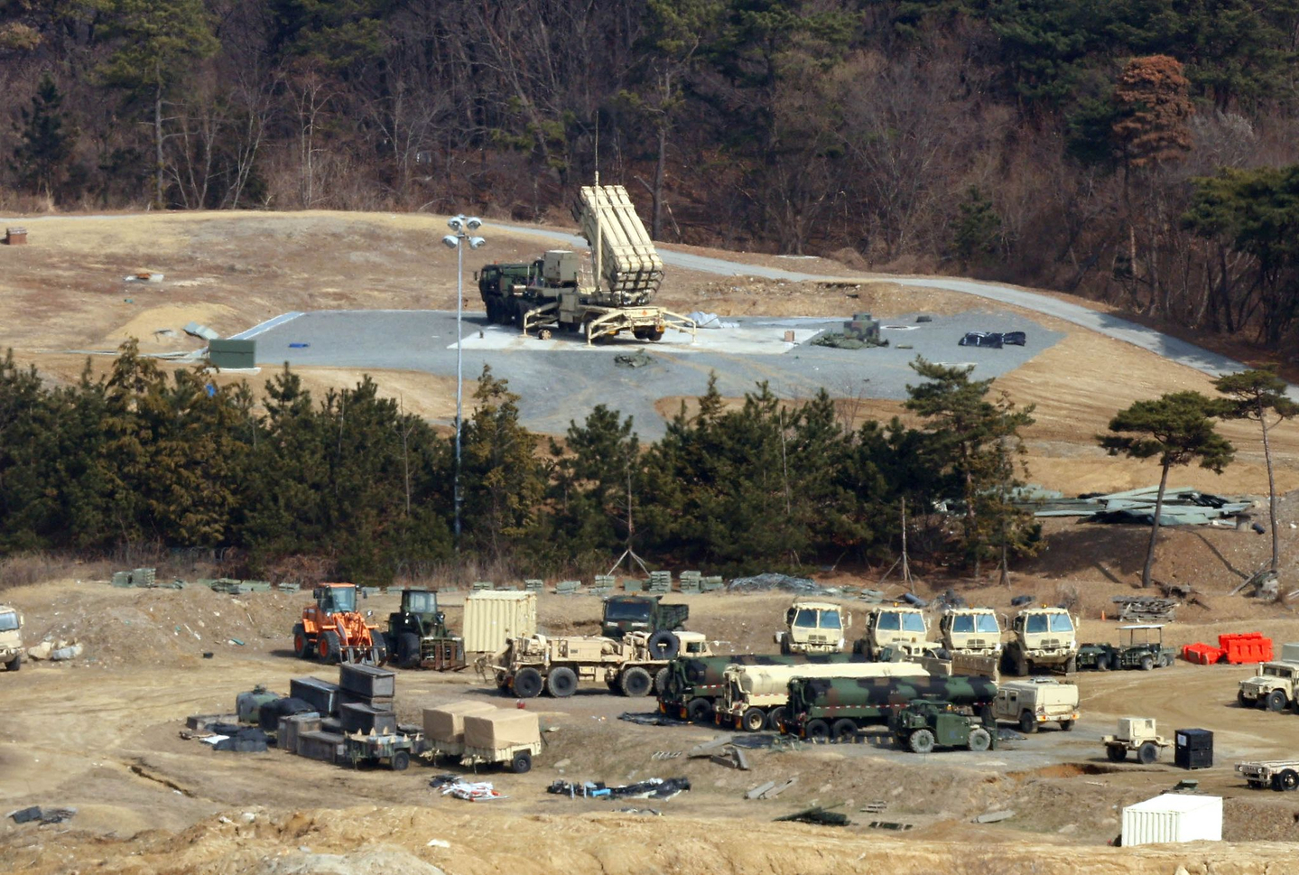 A U.S. Terminal High Altitude Area Defense battery is seen in Seongju County, North Gyeongsang, on March 5. [YONHAP]