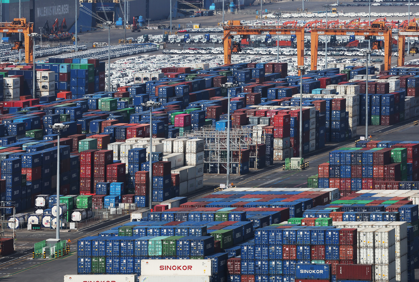 Containers ready for export are seen piled up at a port in Pyeongtaek, Gyeonggi, on March 1. [YONHAP]