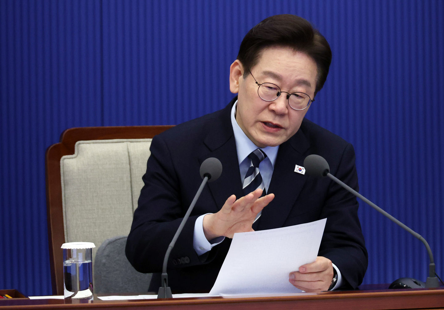 President Lee Jae Myung speaks during a senior aides’ meeting at the Blue House in central Seoul on March 12. [YONHAP]