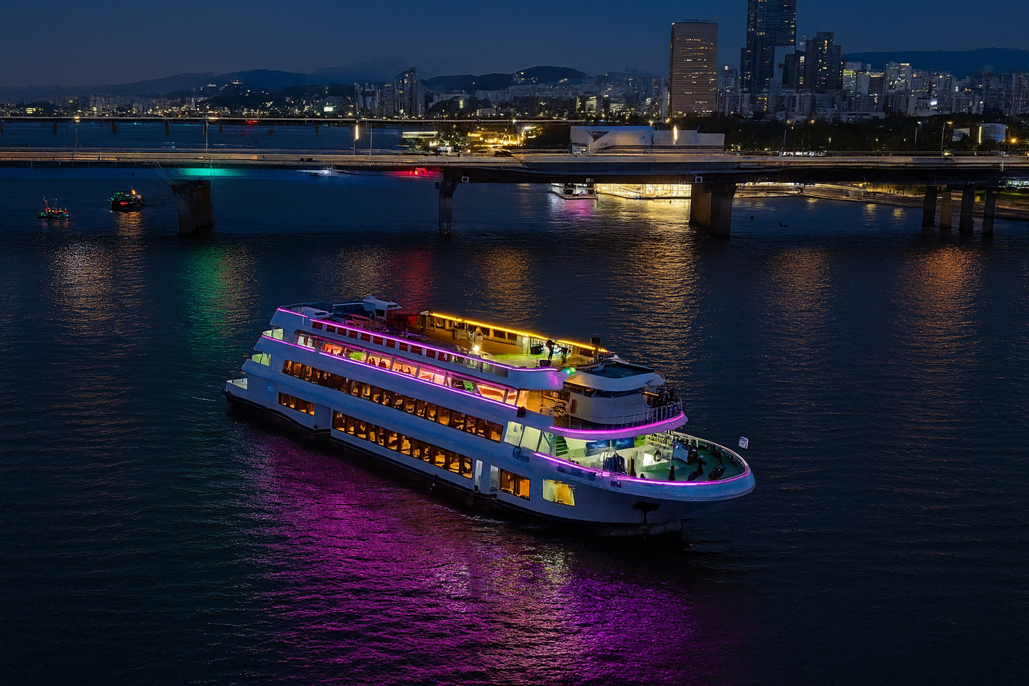 Seoul Cruise No. 1 sails along the Han River in a photo provided by the company. [SEOUL CRUISE]