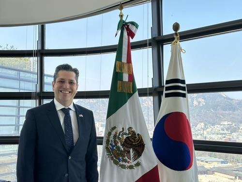 Mauro Garza, strategic coordinator for economic development and growth for the Mexican state of Jalisco, poses for a photo after an interview with Yonhap News Agency in Seoul on March 12. [YONHAP] 