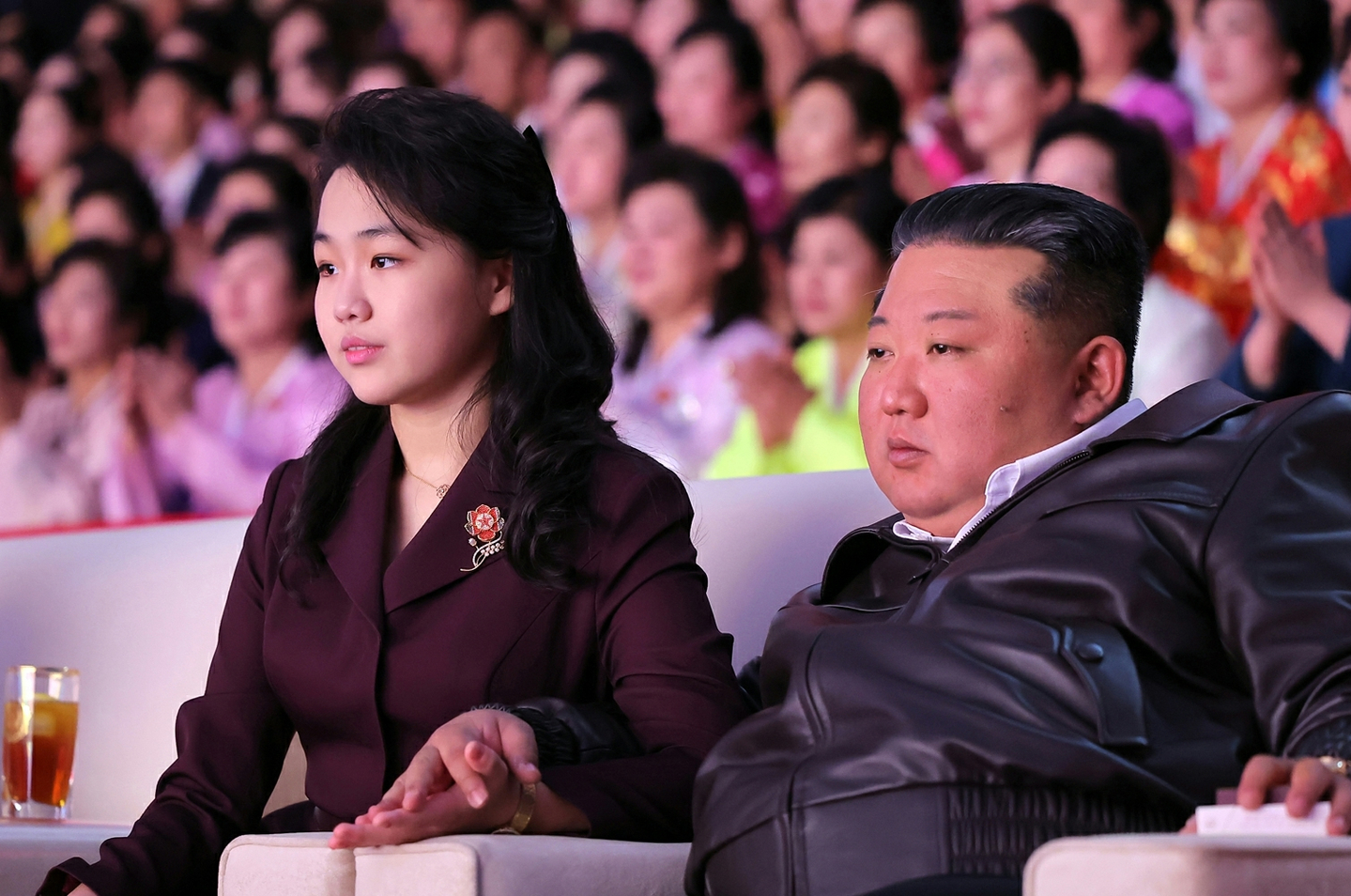 North Korean leader Kim Jong-un, right, and his daughter attend an event marking International Women's Day in Pyongyang on March 8 in this photo released the following day by Rodong Sinmun, the official newspaper of the ruling Workers' Party. [NEWS1] 