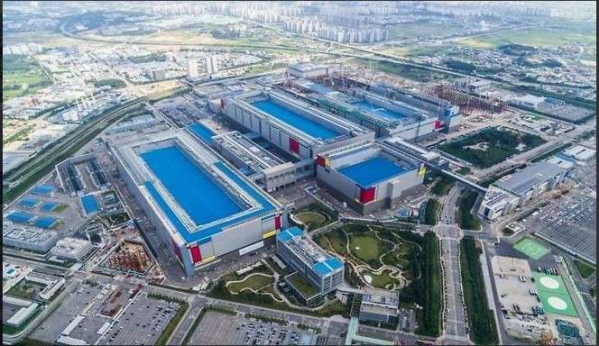 An aerial view of Samsung Electronics' Pyeongtaek campus in Gyeonggi [SAMSUNG ELECTRONICS]