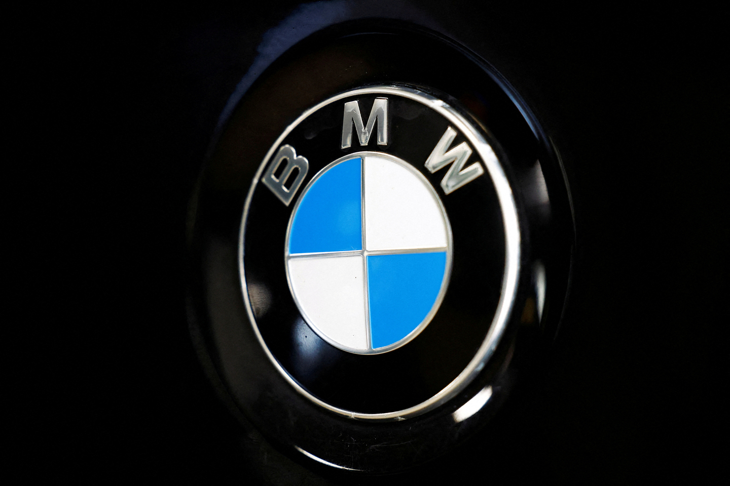 The logo of BMW is seen inside a car dealer in Nijmegen, Netherlands, on Feb. 26, 2025. [REUTERS/YONHAP]