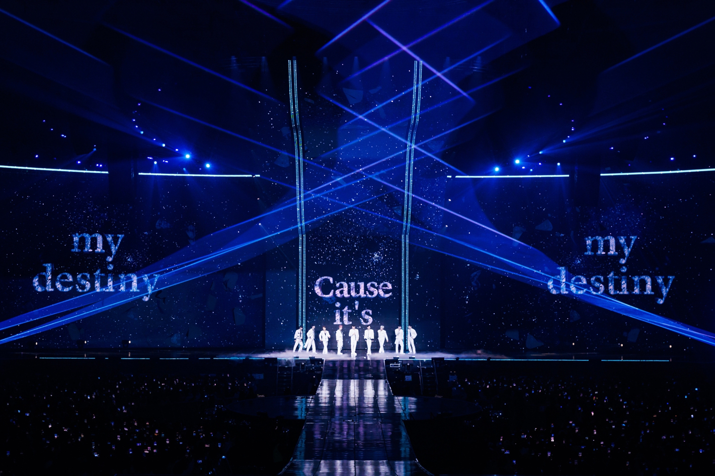 ZeroBaseOne performs during one of the encore concerts of its ″Here & Now″ world tour held on March 13, 14 and 15 at the KSPO Dome in southern Seoul. [WAKEONE]