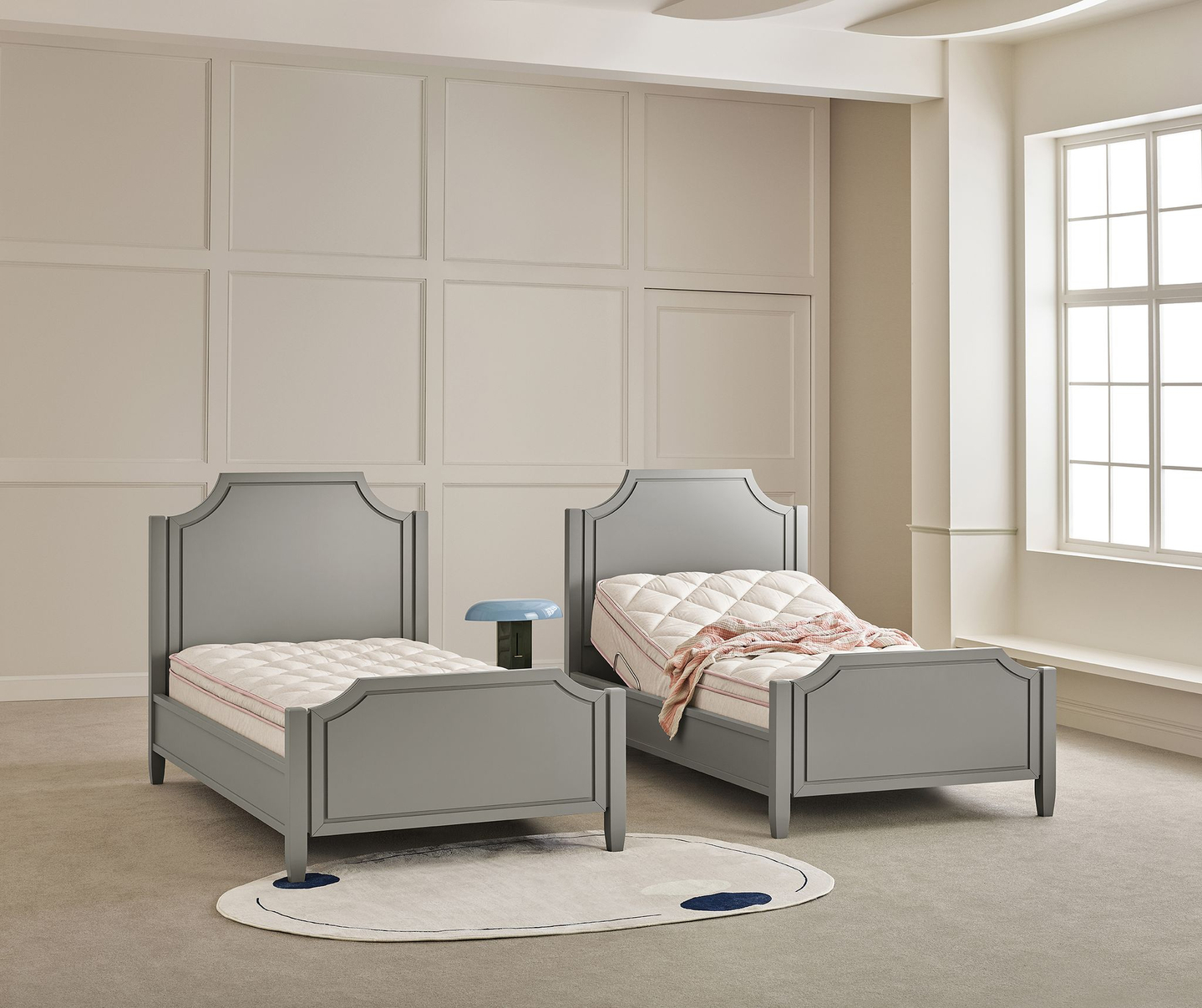 Simmons’ N32 motion bed [SIMMONS]