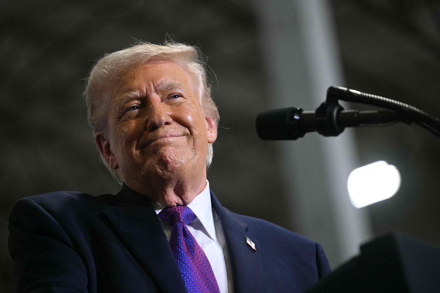 U.S. President Donald Trump speaks at Verst Logistics in Hebron, Kentucky, on March 11. [AFP/YONHAP]