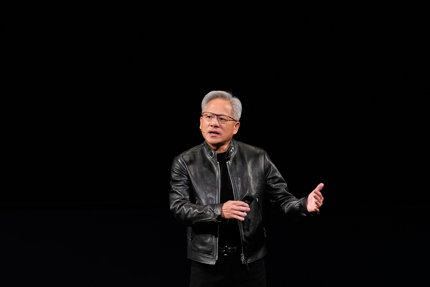 Nvidia CEO Jensen Huang speaks during an Nvidia conference focusing on artificial intelligence in San Jose, California, on March 16. [AP/YONHAP]