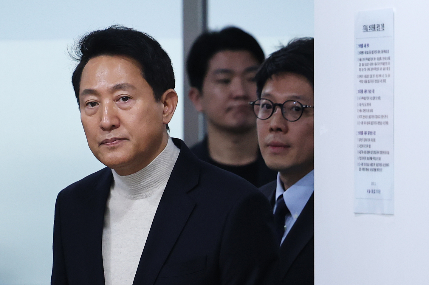 Seoul Mayor Oh Se-hoon attends a press conference announcing his candidacy to run in the local elections for the People Power Party at the briefing room of Seoul City Hall in Jung District, central Seoul on March 17. [NEWS1]