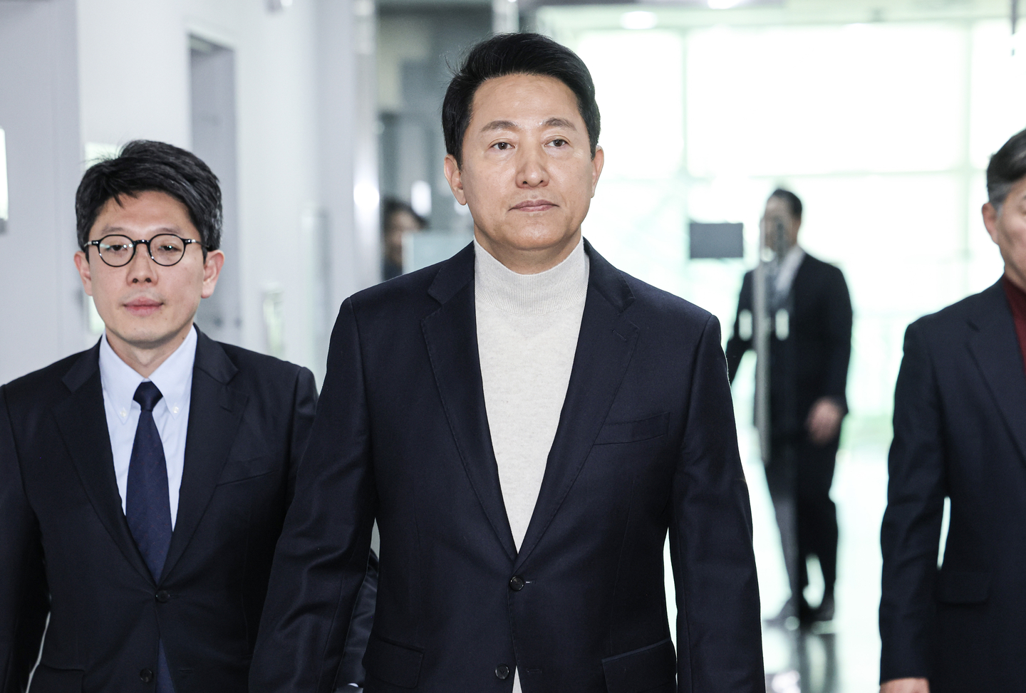 Seoul Mayor Oh Se-hoon attends a press conference announcing his candidacy to run in the local elections for the People Power Party at the briefing room of Seoul City Hall in Jung District, central Seoul on March 17. [KIM KYOUNG-ROK]