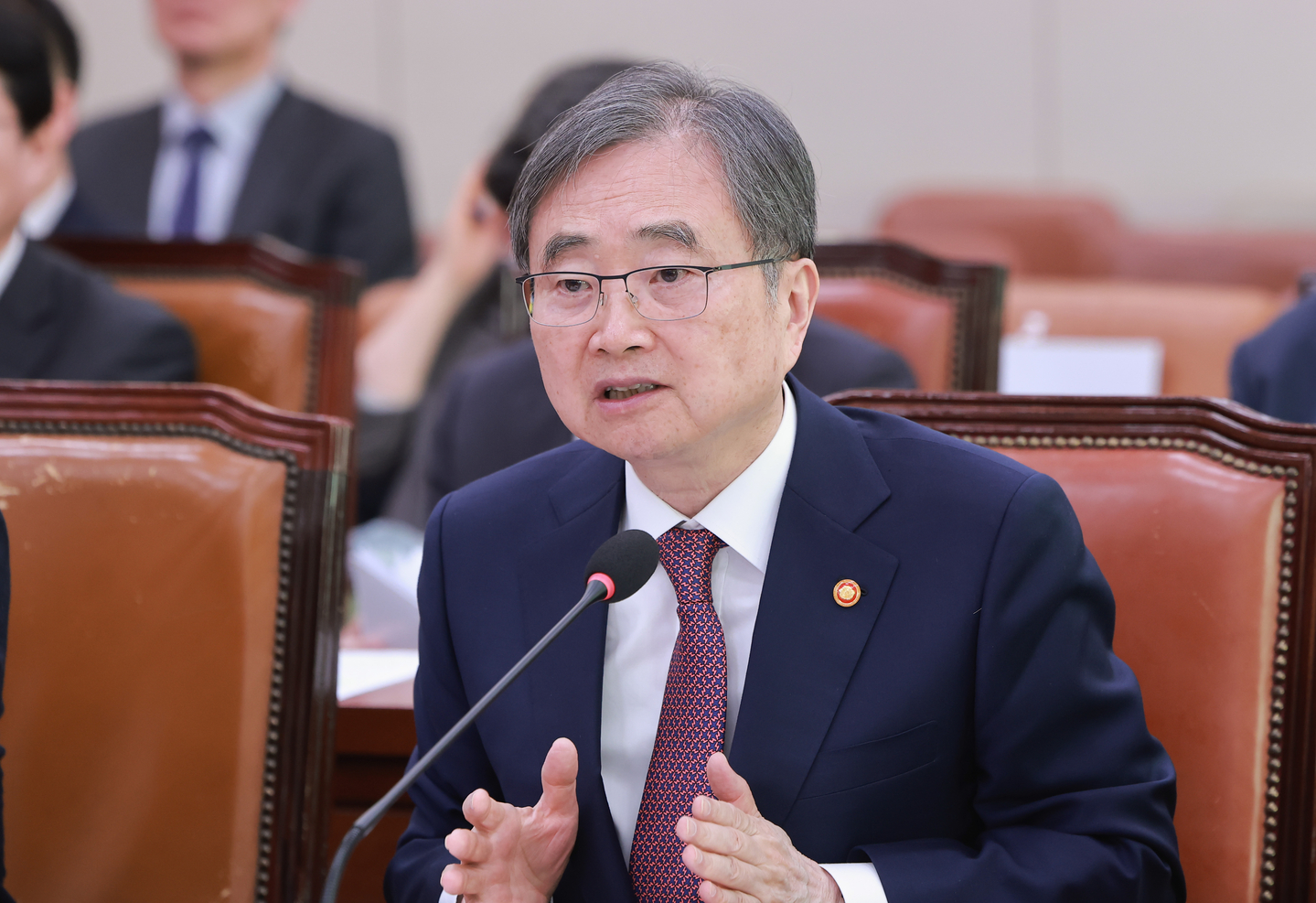 Foreign Minister Cho Hyun speaks during a session at the National Assembly building in Yeouido, western Seoul, on March 17. [YONHAP]