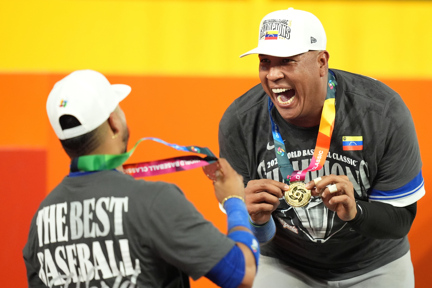 Venezuela catcher Salvador Perez celebrates receiving a gold medal after defeating the United States in the championship game of the World Baseball Classic in Miami on March 17. [AP/YONHAP]