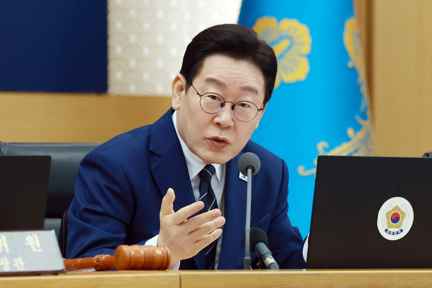 President Lee Jae Myung presides over a Cabinet meeting at the Government Complex Sejong on March 17. [YONHAP]
