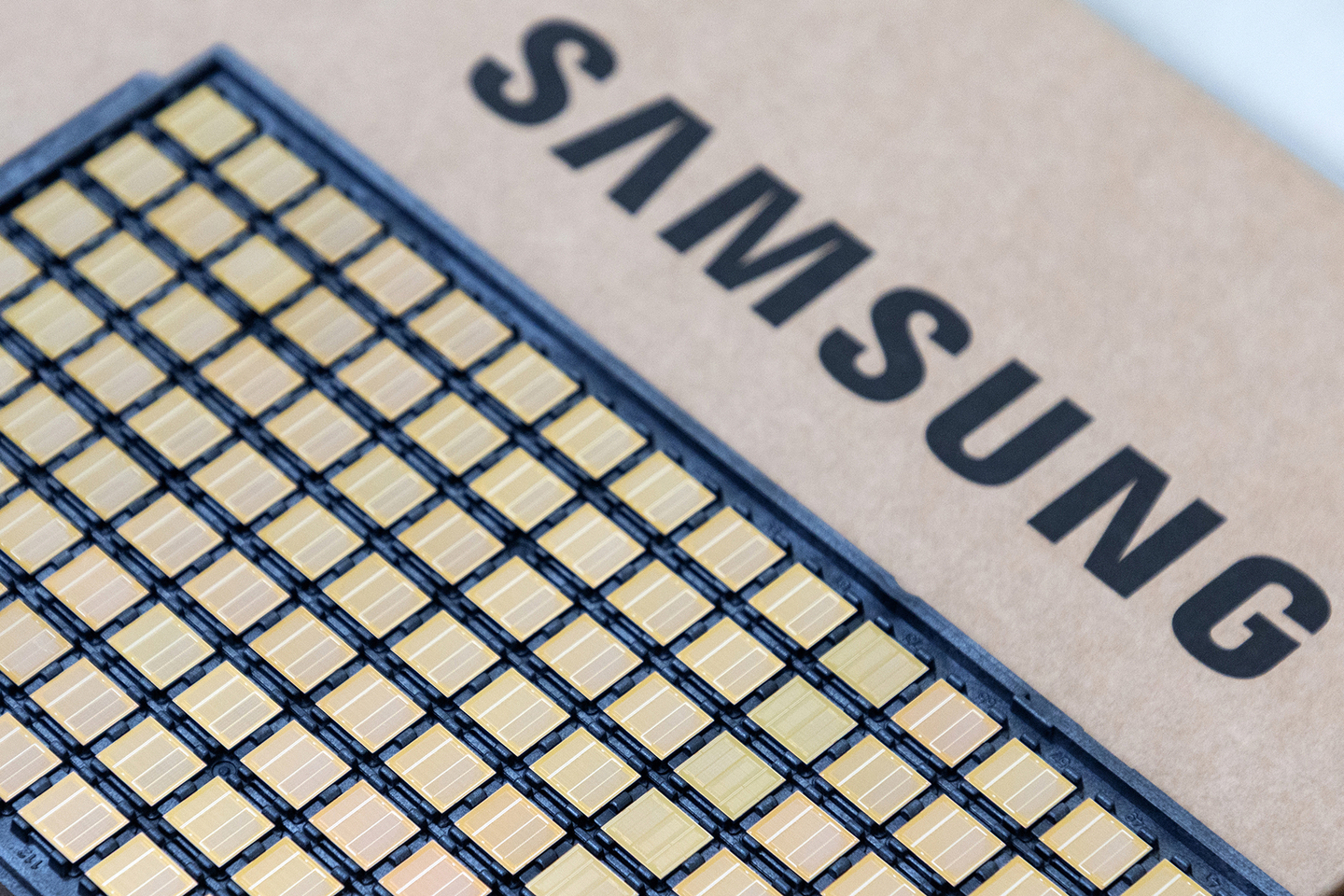 Samsung Electronics' sixth-generation high bandwidth memory (HBM4) chips that has begun shipments to the company's key customers since February. [SAMSUNG ELECTRONICS] 